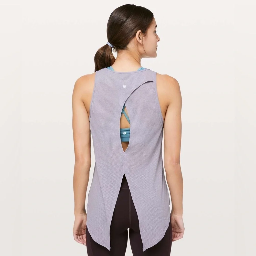 Lululemon Open Up Tank in Heathered Lavender Grey / Lavender Grey Size 6